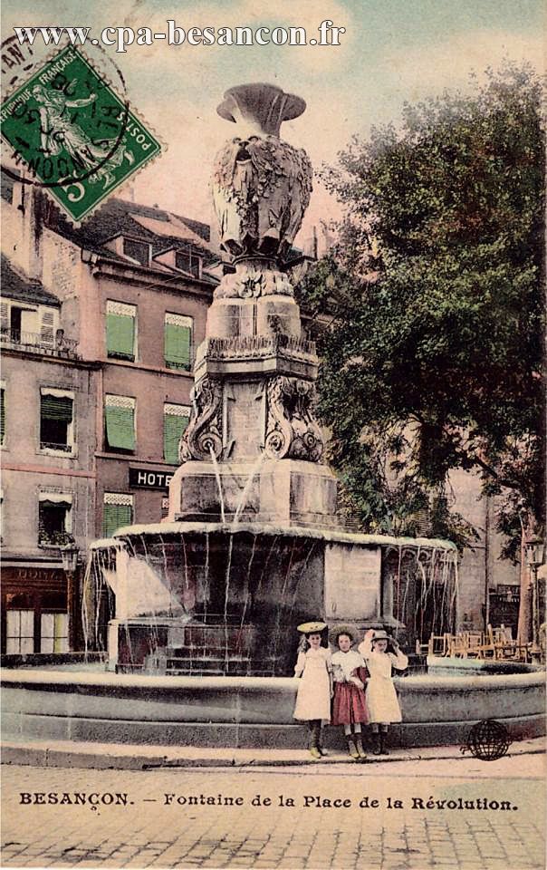 BESANÇON. - Fontaine de la Place de la Révolution.